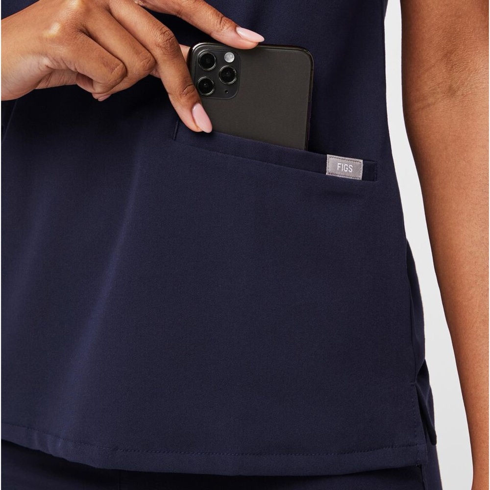Figs Casma Three-Pocket Scrub Top™ - Picture 2 of 6